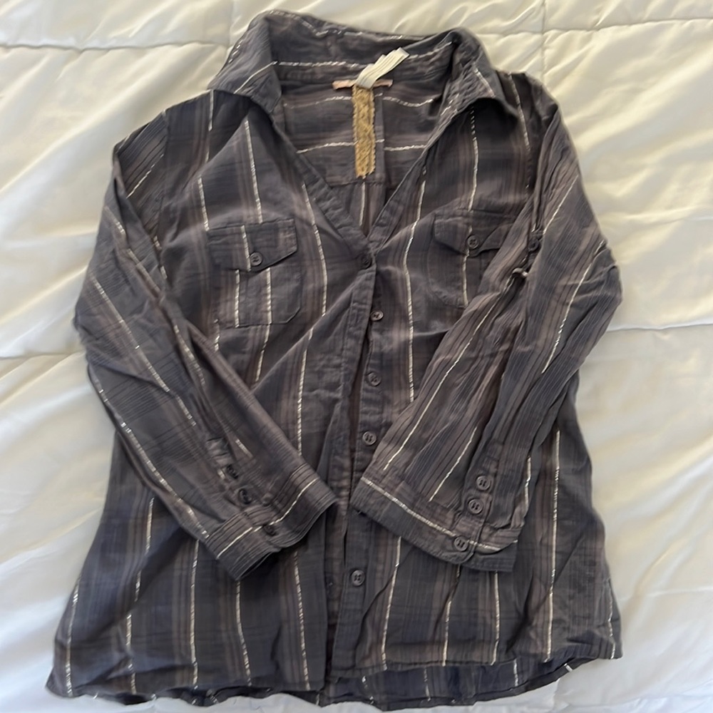 Andrew & Co size large blue button down long sleeve shirt